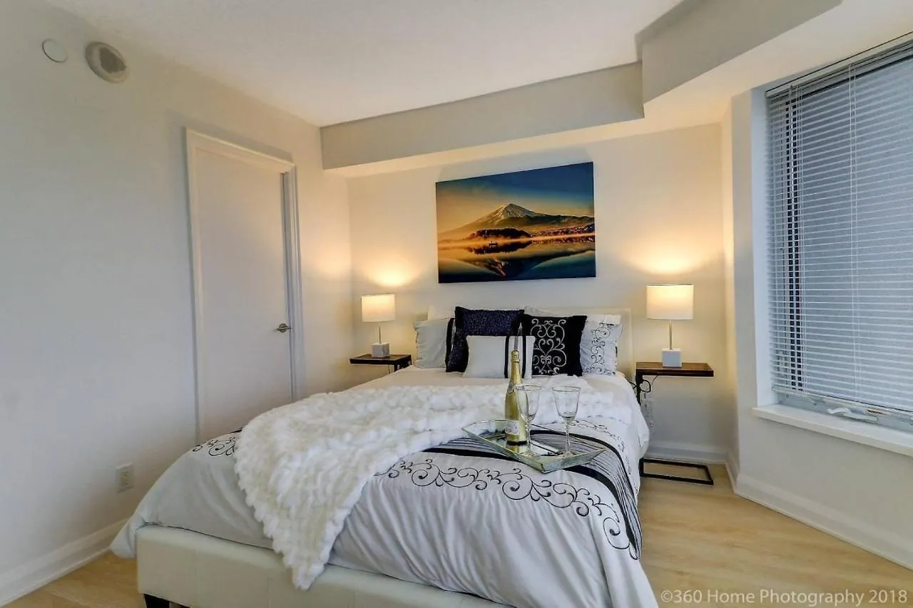 Holiday home Presidential Yorkville Suite By Instant Suites Toronto Canada