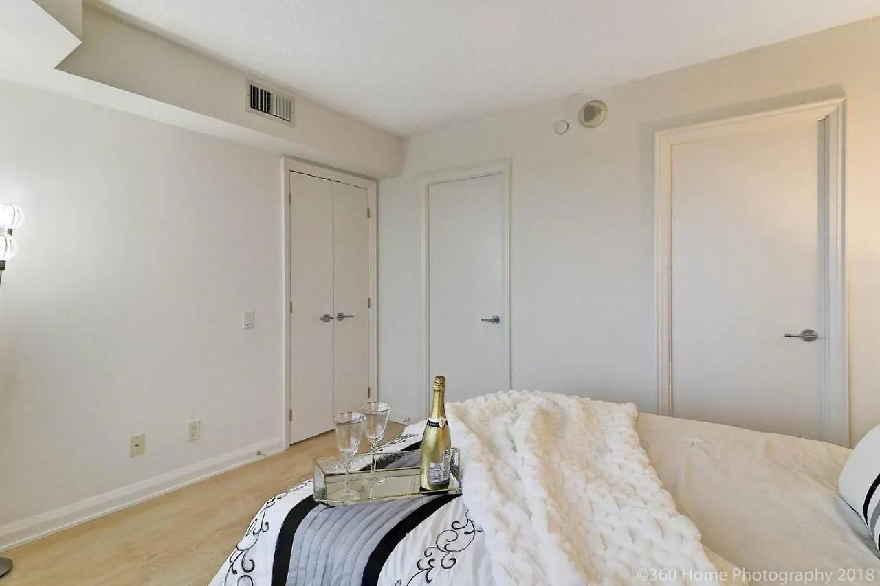 Presidential Yorkville Suite By Instant Suites Toronto