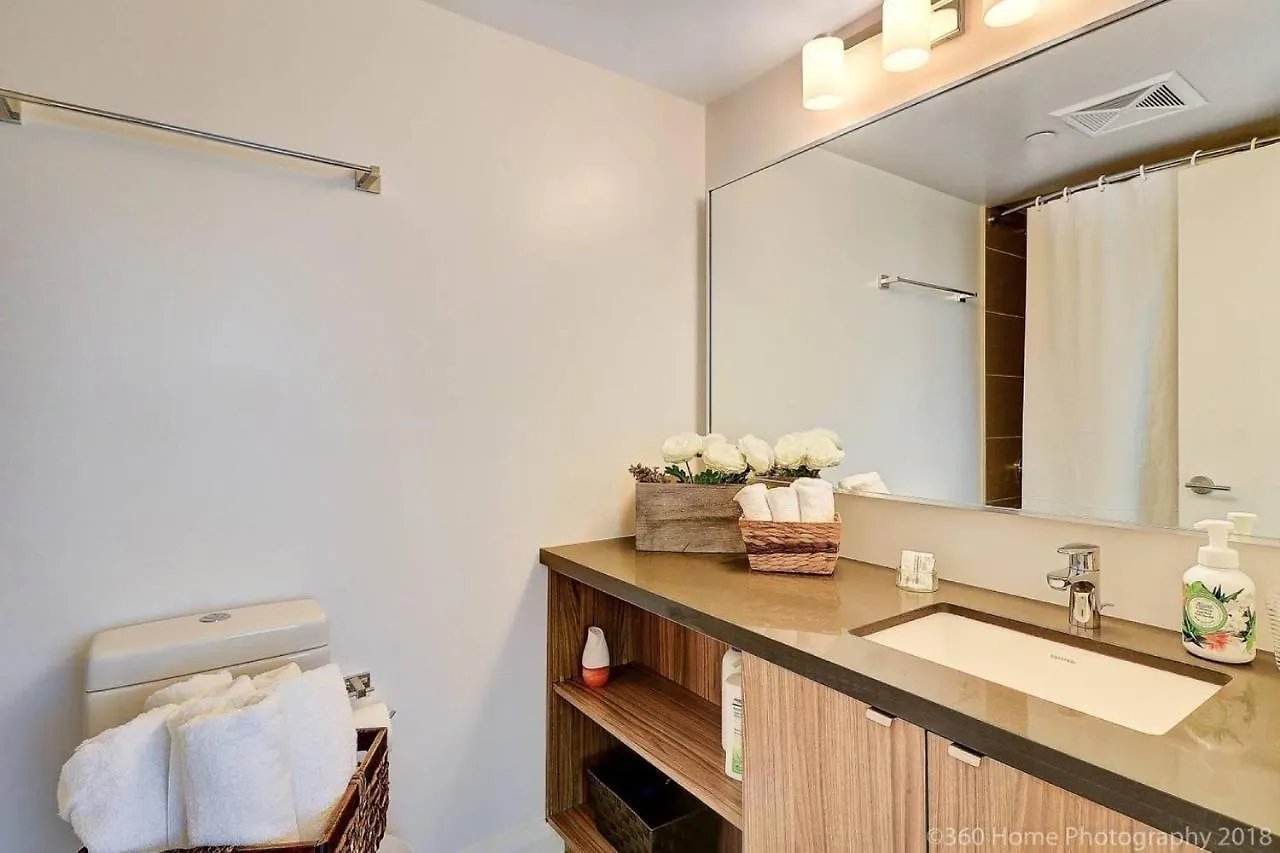 Presidential Yorkville Suite By Instant Suites Toronto